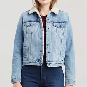 LEVI’S TRUCKER JACKET